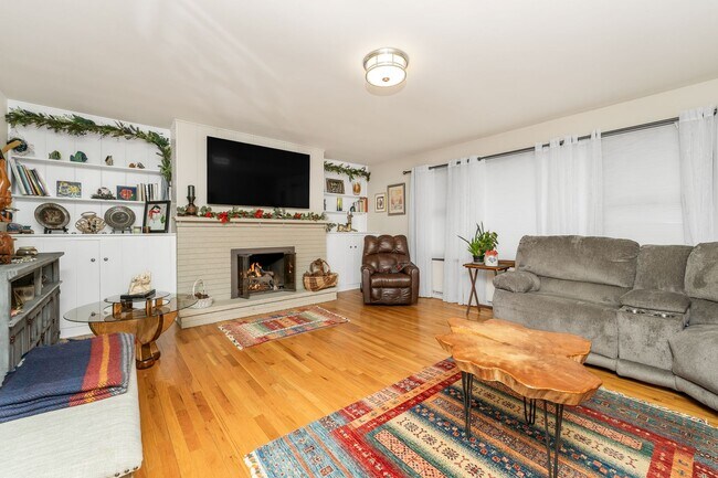 Foto del edificio - Four Bedroom Home in Portage