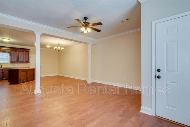 Building Photo - 141 Village Run