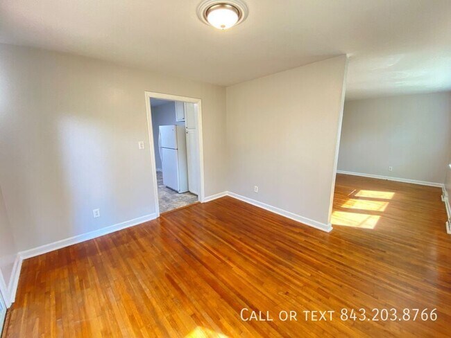 Foto del edificio - 1821 Somerset Cir