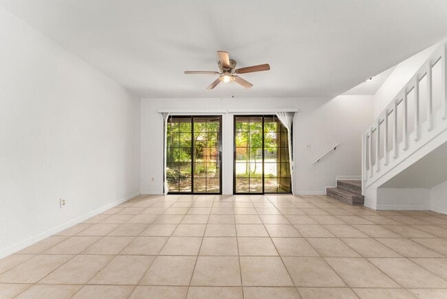 Building Photo - 3 bedroom in Gainesville FL 32607