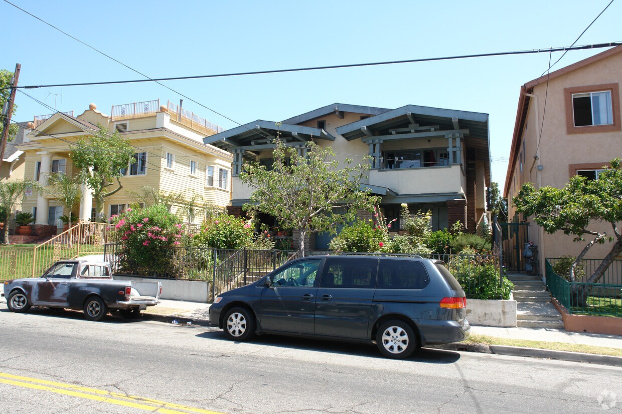 Building Photo - 2680-2682 W 9th St