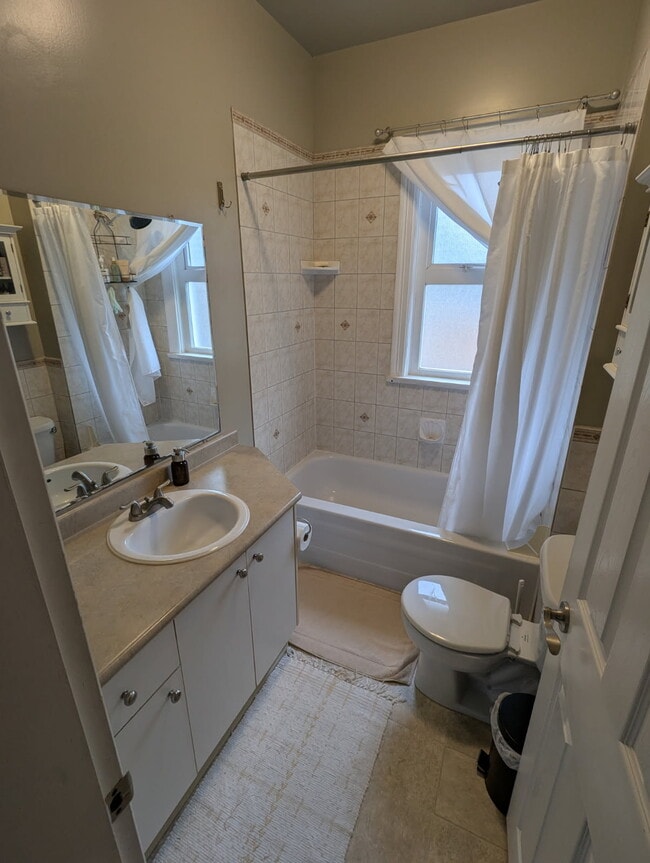 Building Photo - 4012 Grange Rd