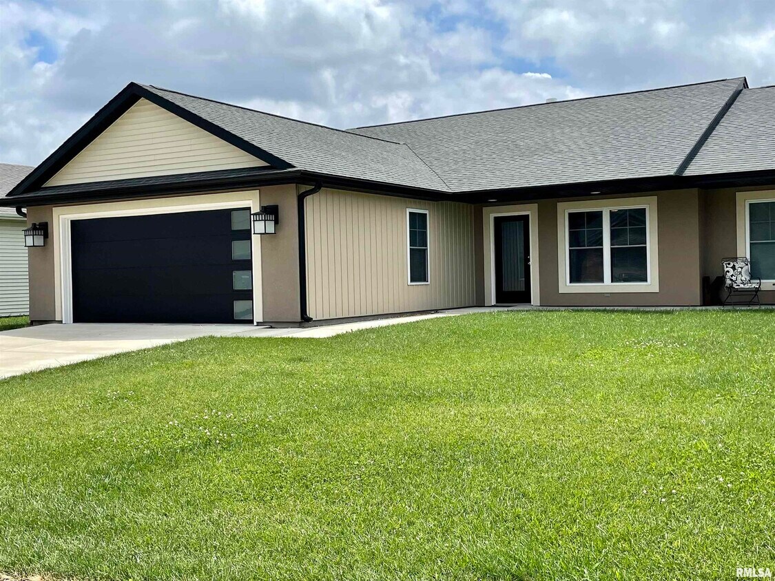 3820 Sugar Loaf Dr, Springfield, IL 62711 Townhome Rentals in