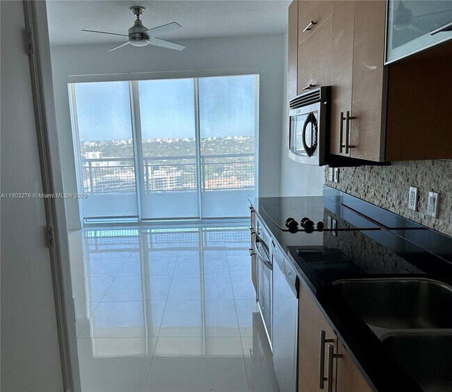 Foto del edificio - 60 SW 13th St