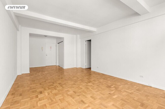 Foto del edificio - 30 E 37th St