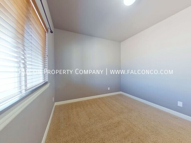 Building Photo - 7630 Dutch Loop