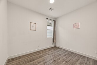 Building Photo - 4418 Bora Bora Ln