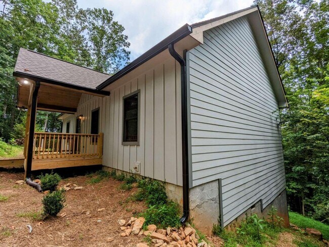 Building Photo - 59 Lemmon Ln