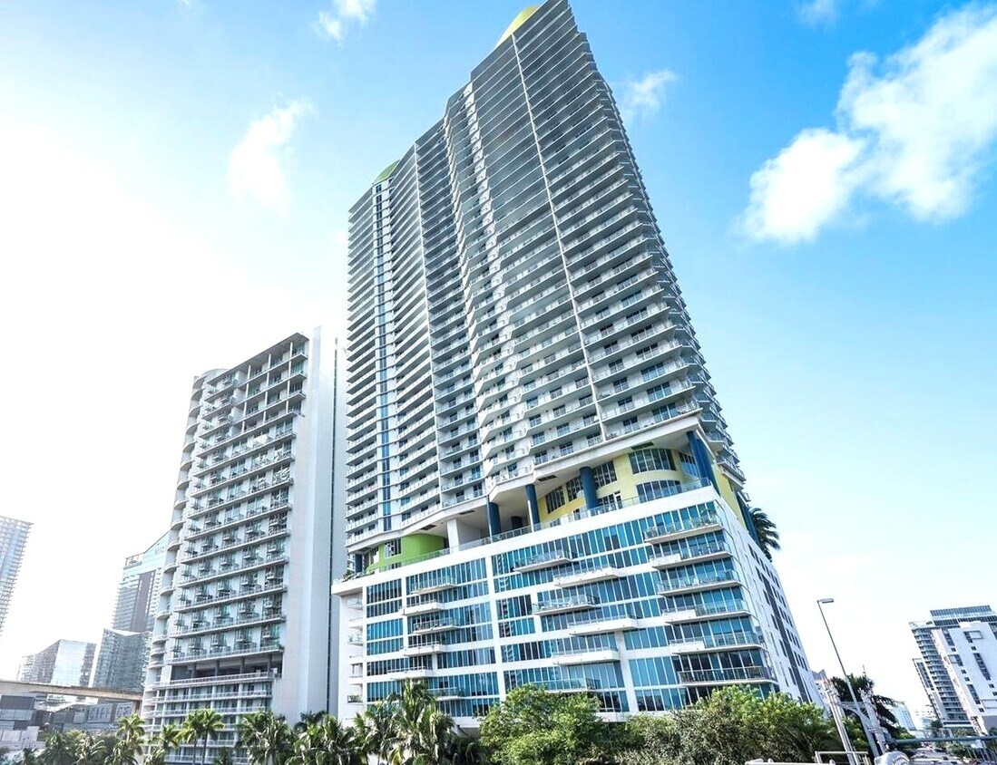 Foto principal - 185 SW 7th St
