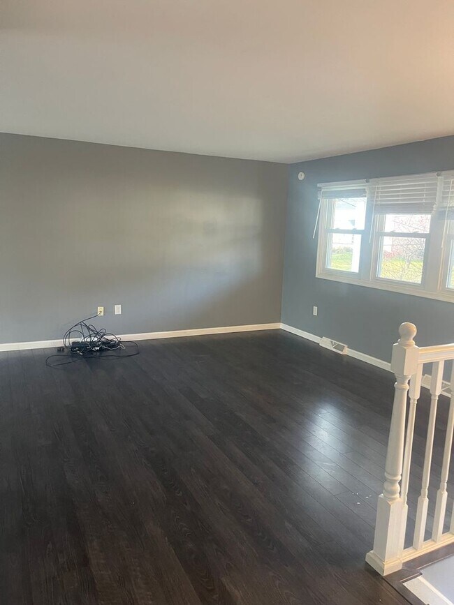 Building Photo - COMING SOON! Beautiful 4 Bedroom Home in M...