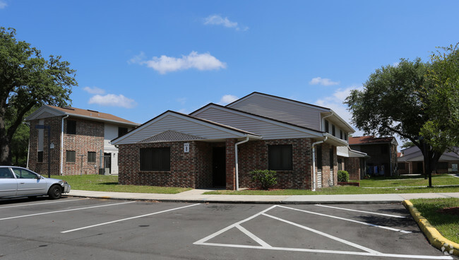 Foto del edificio - Centennial Townhouses - West