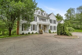 Building Photo - 5 Winthrop Hill