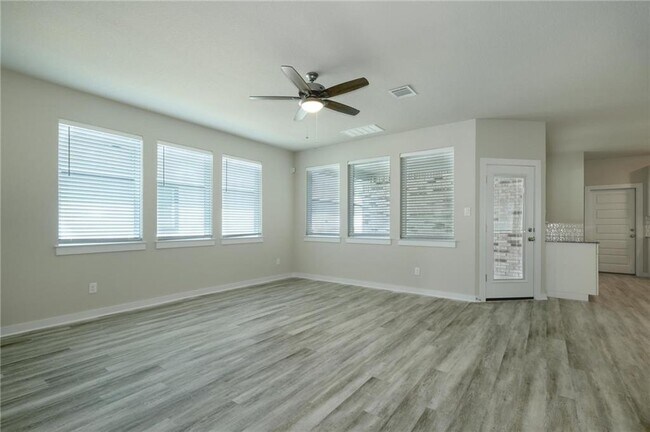 Building Photo - 2901 Sage Ranch Dr