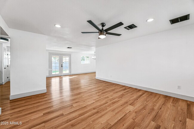 Foto del edificio - 3639 E Presidio Rd