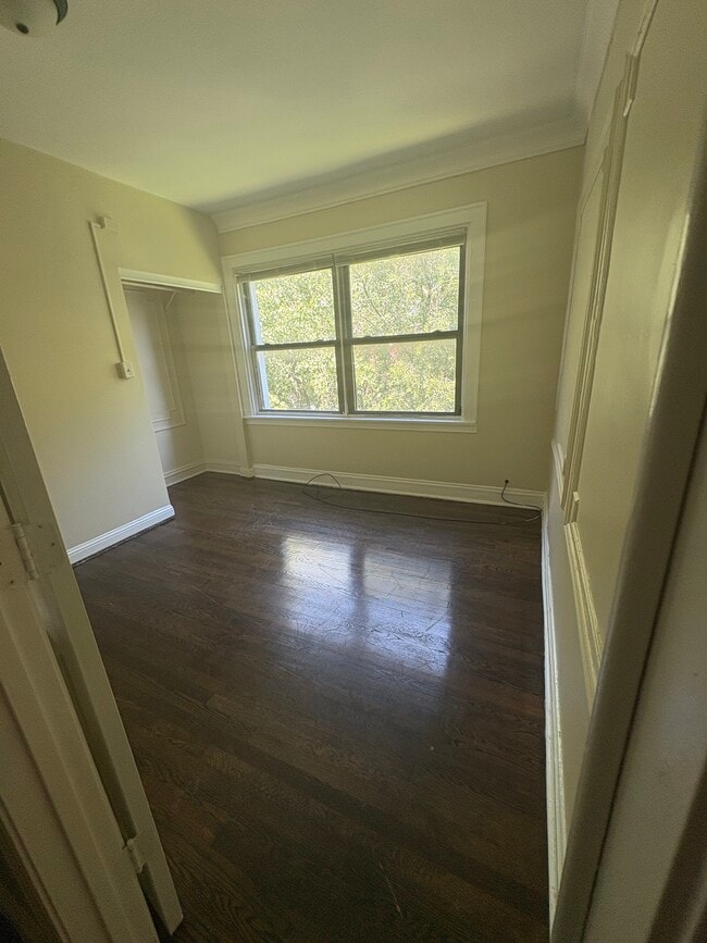 Building Photo - 8230 S Ellis Ave