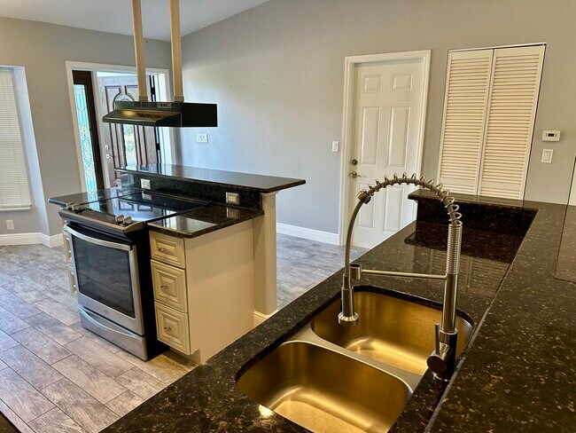 Foto del edificio - 473 Flamingo Blvd