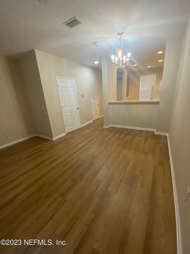 Foto del edificio - 1480 Pitney Cir