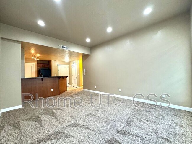 Foto del edificio - 4276 S Main St