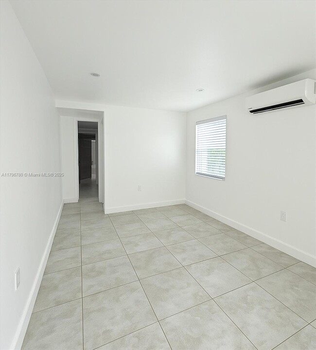 Building Photo - 9340 SW 24th St