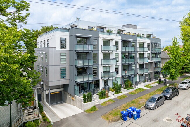 Photo du bâtiment - 1551 Grant