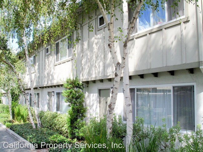 Foto del edificio - 1674 Hollenbeck Ave