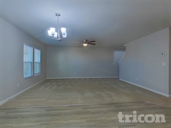 Foto del edificio - 341 Freeman Cir