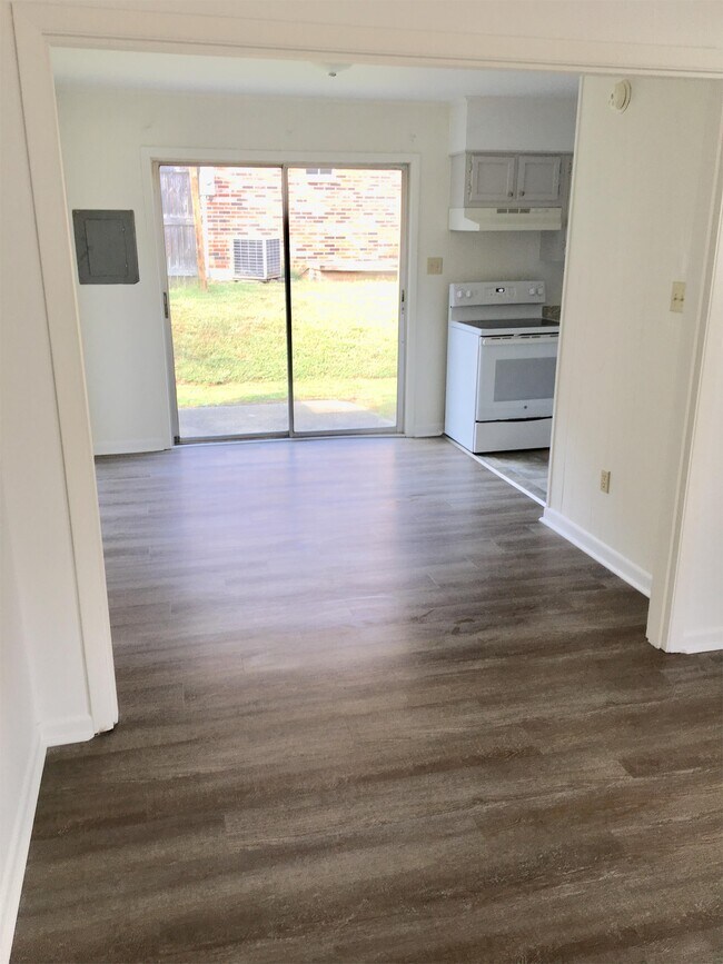 Foto del edificio - 6820 Linville Dr