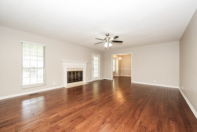 Building Photo - 3933 Hillshire Dr