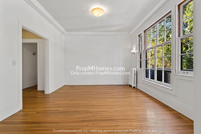 Foto del edificio - Vintage Elegance in NW Portland – Bright 2...