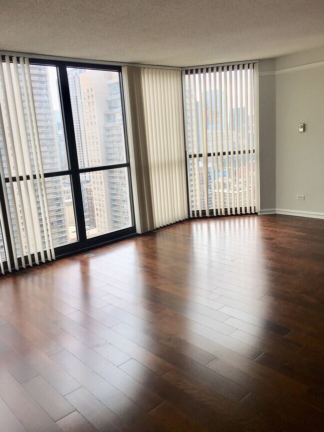 Foto del edificio - 10 E Ontario St