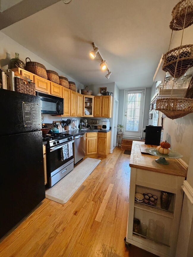 Building Photo - 314 4th St