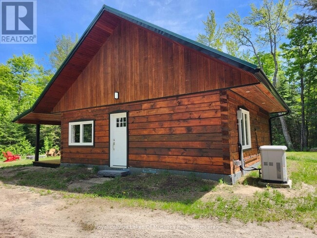 Building Photo - 3997 Chetwynd Rd