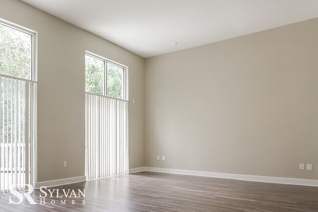 Foto del edificio - Move-in ready charming 4BR 3BA home