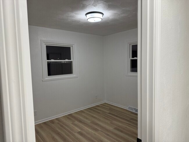 Foto del edificio - 250 Westridge Rd