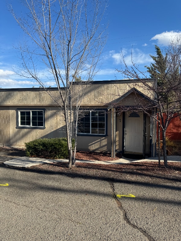 Building Photo - 3036 Plumas St