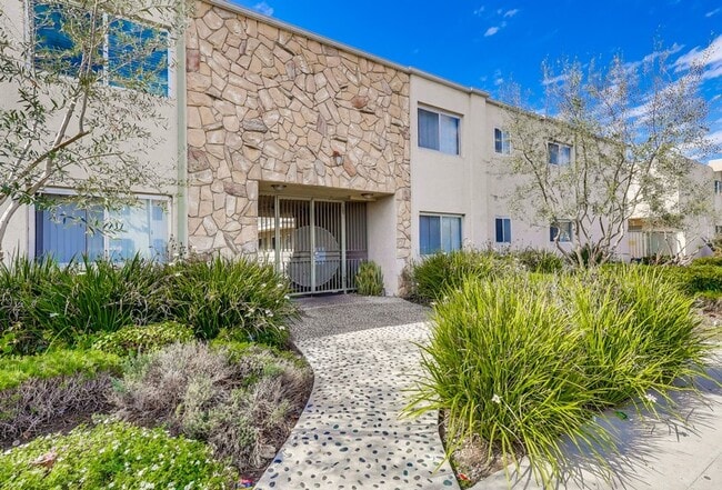Interior Photo - Secure, Courtyard-Style Apartments in Park...