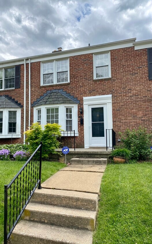 Front Exterior - 171 Dumbarton Rd