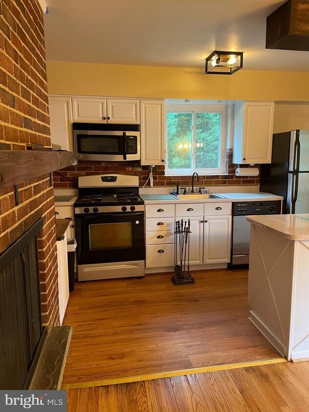 1821 Panarama Ct, McLean, VA 22101 House for Rent in McLean, VA