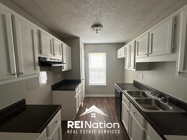 Building Photo - 3BR/2BA Memphis Rental with Vaulted Ceilings, Hardwood Floors & Large Backyard