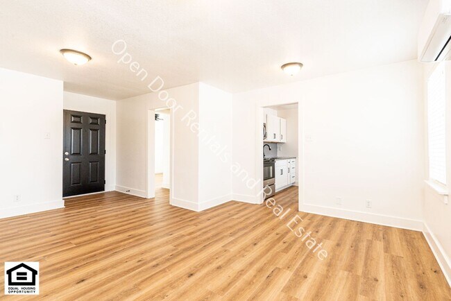 Foto del edificio - 1823 Griswold Dr