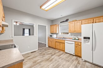 Building Photo - 377 Church St