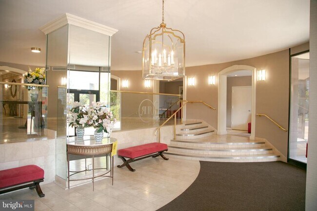 Foto del edificio - 8350 Greensboro Dr