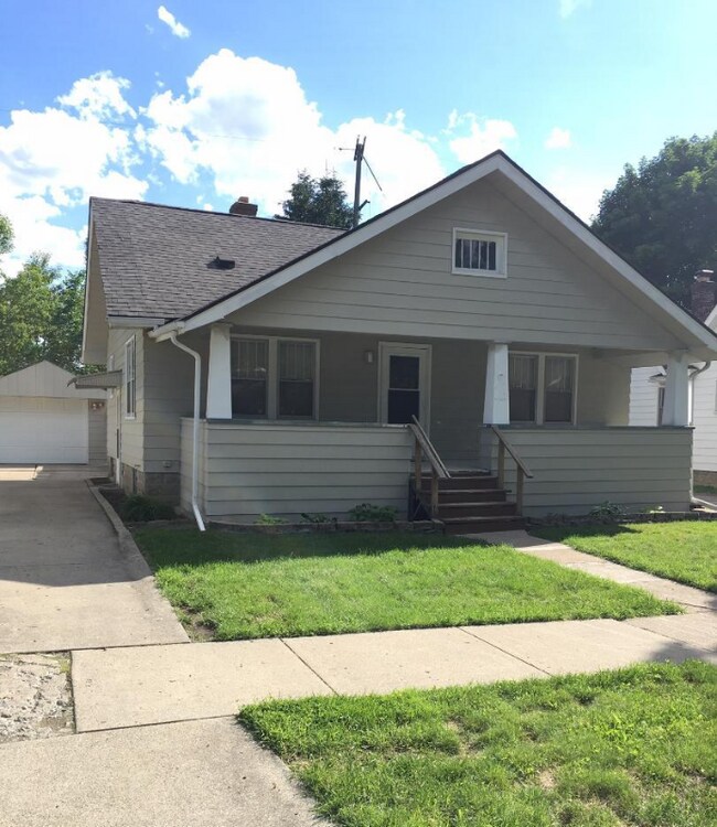 Building Photo - 2547 Altoona St