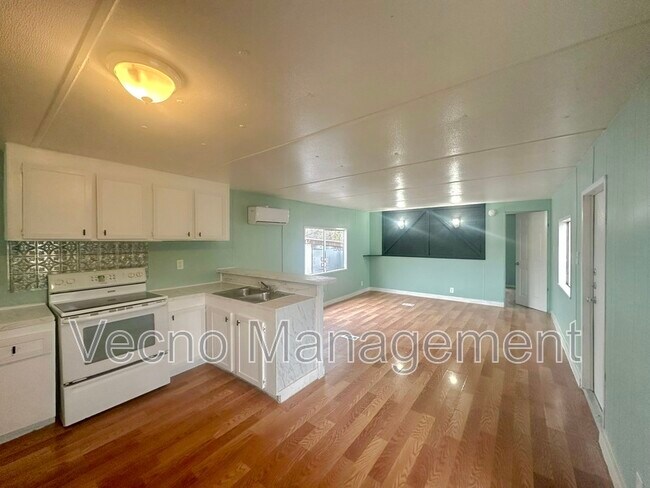 Building Photo - 5700 S Horseshoe Bend