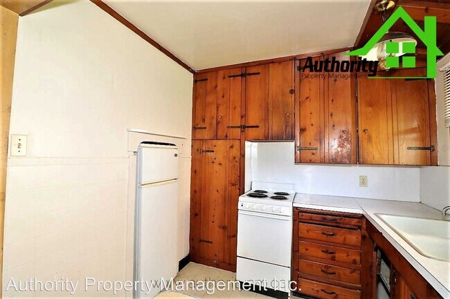 Building Photo - 1220 Rose Ave