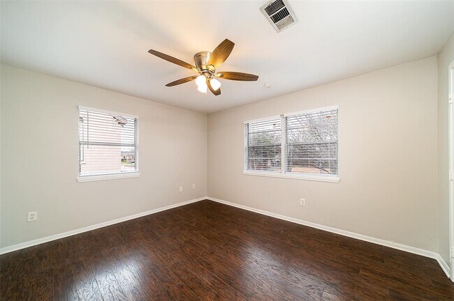 Building Photo - 2614 Cleburne St