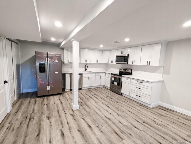 Building Photo - 13 Woodland Ln