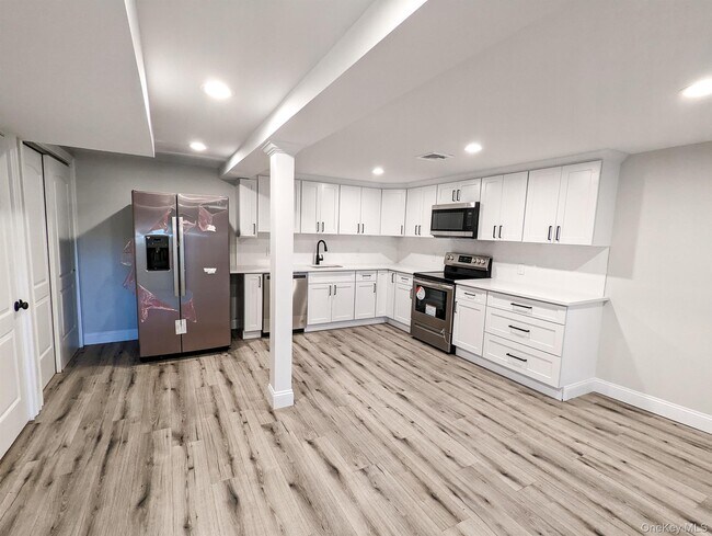 Foto del edificio - 13 Woodland Ln