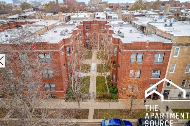 Building Photo - 853 W Cornelia Ave
