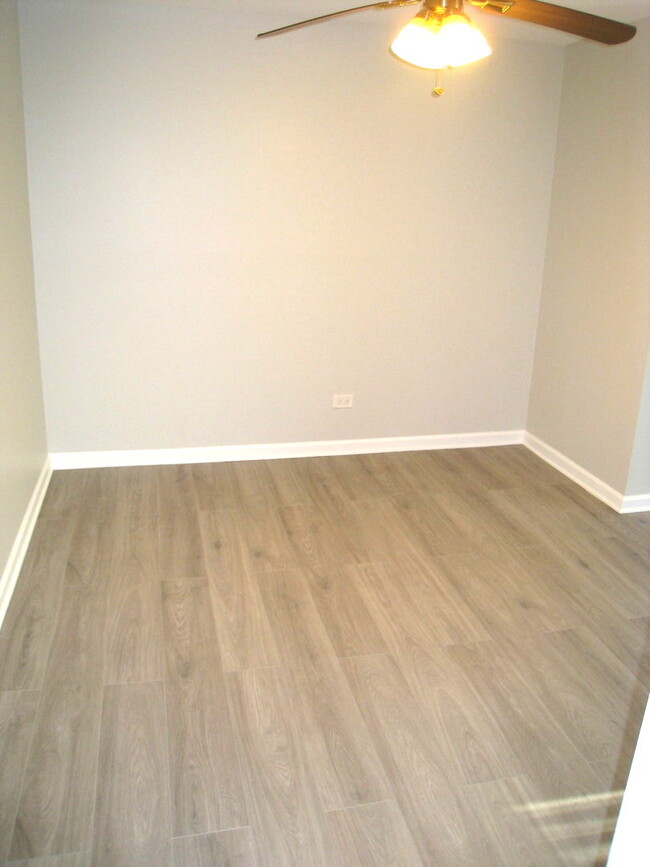Foto del edificio - 919 S McKinley Ave